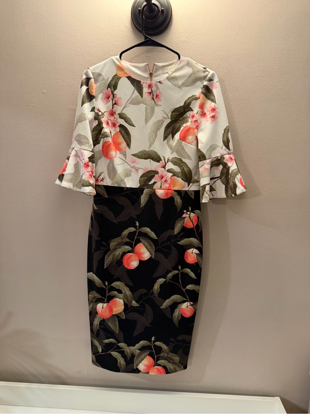 Ted Baker London Peach Blossom Floral Bell Sleeve‎ Sheath Dress Black White 2